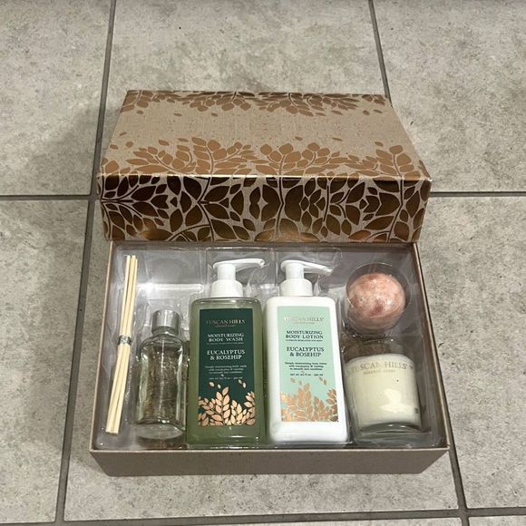 Tuscan Hills 6Pc Eucalyptus & Rosehip Aromatherapy Body Care Gift Set:NEW IN BOX - Picture 2 of 3